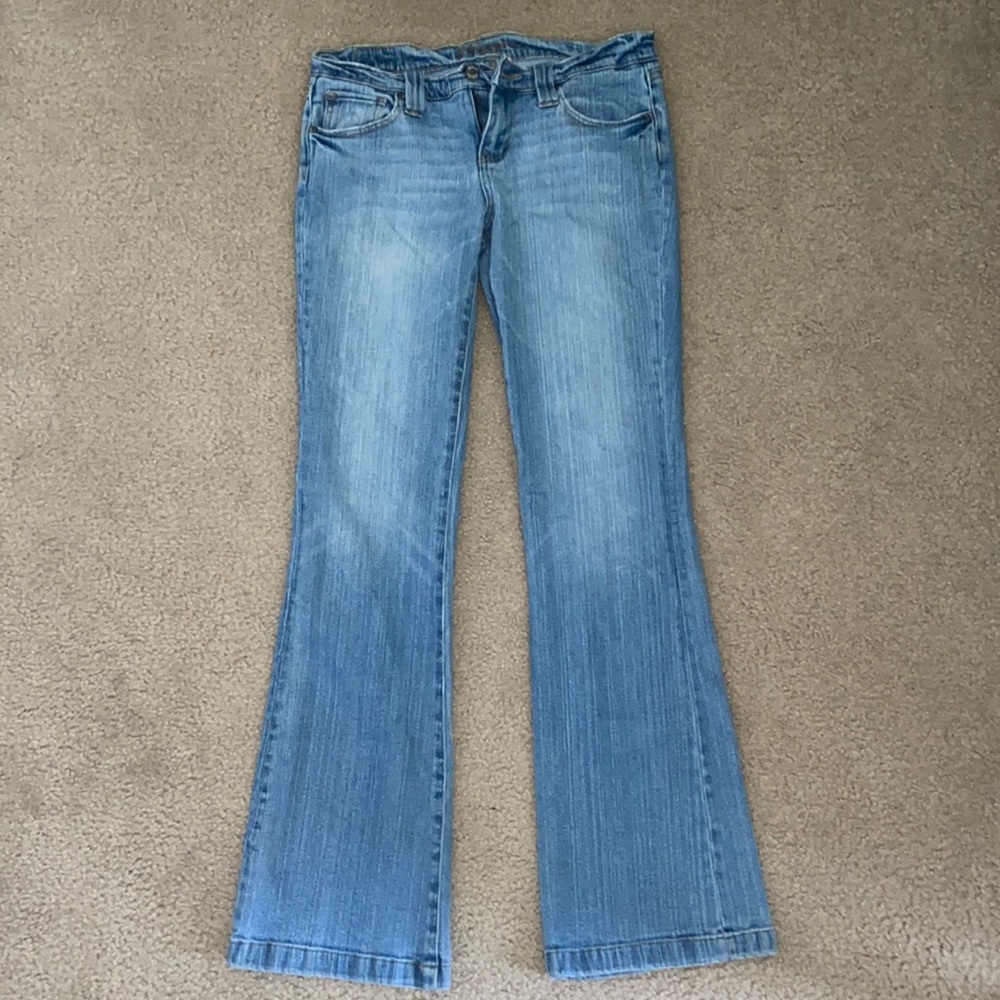 HIPPIE ROSE BOOT JEANS. Size 28